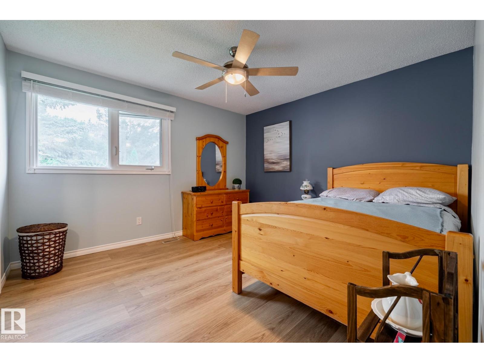 12 AMHERST CR - 34