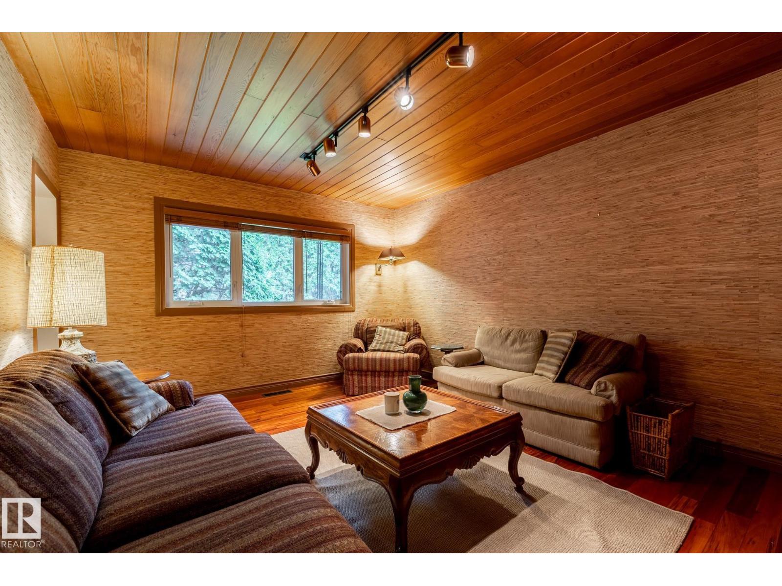 7711 139 Street NW - Photo 32