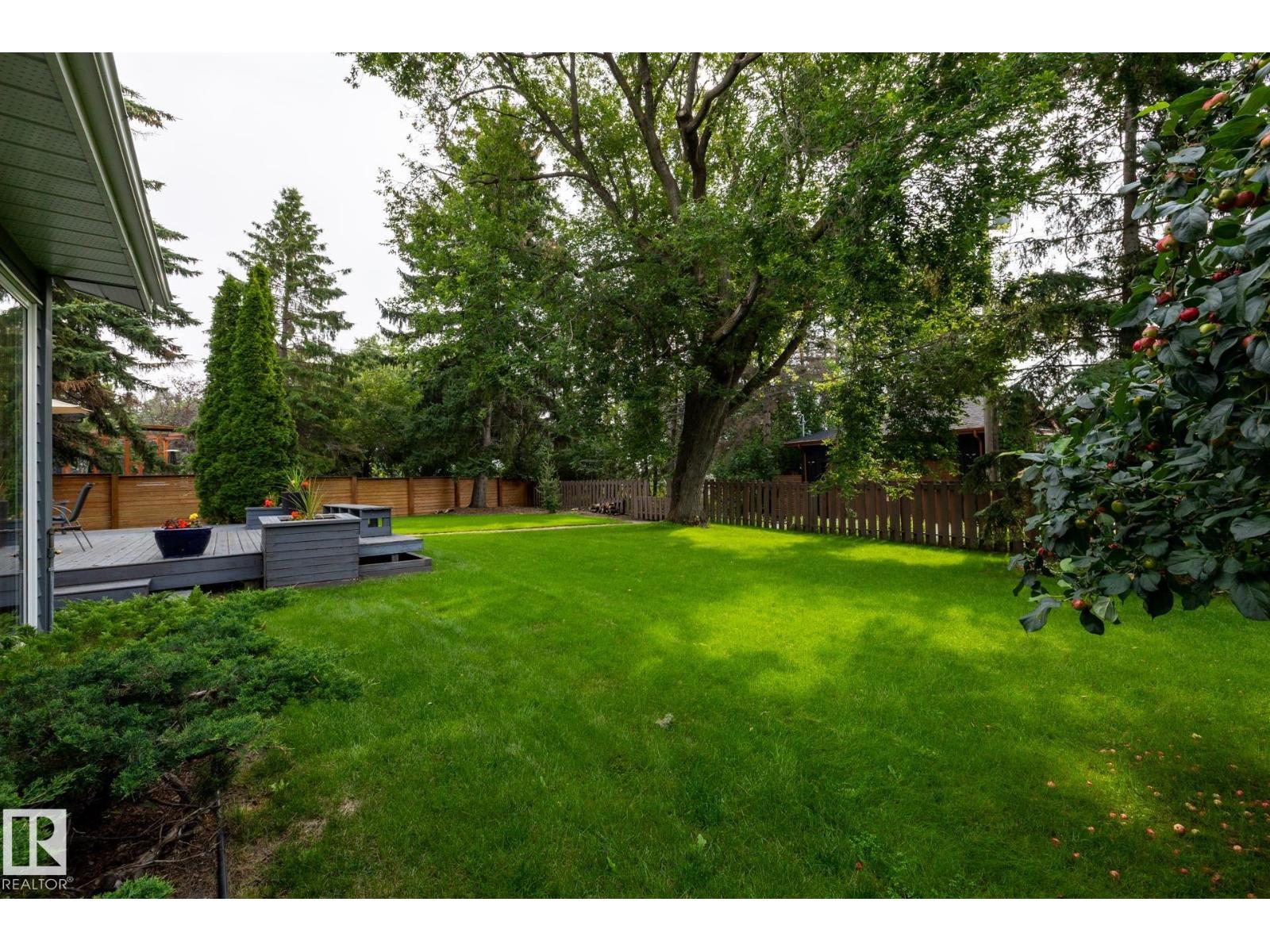 7711 139 Street NW - Photo 13