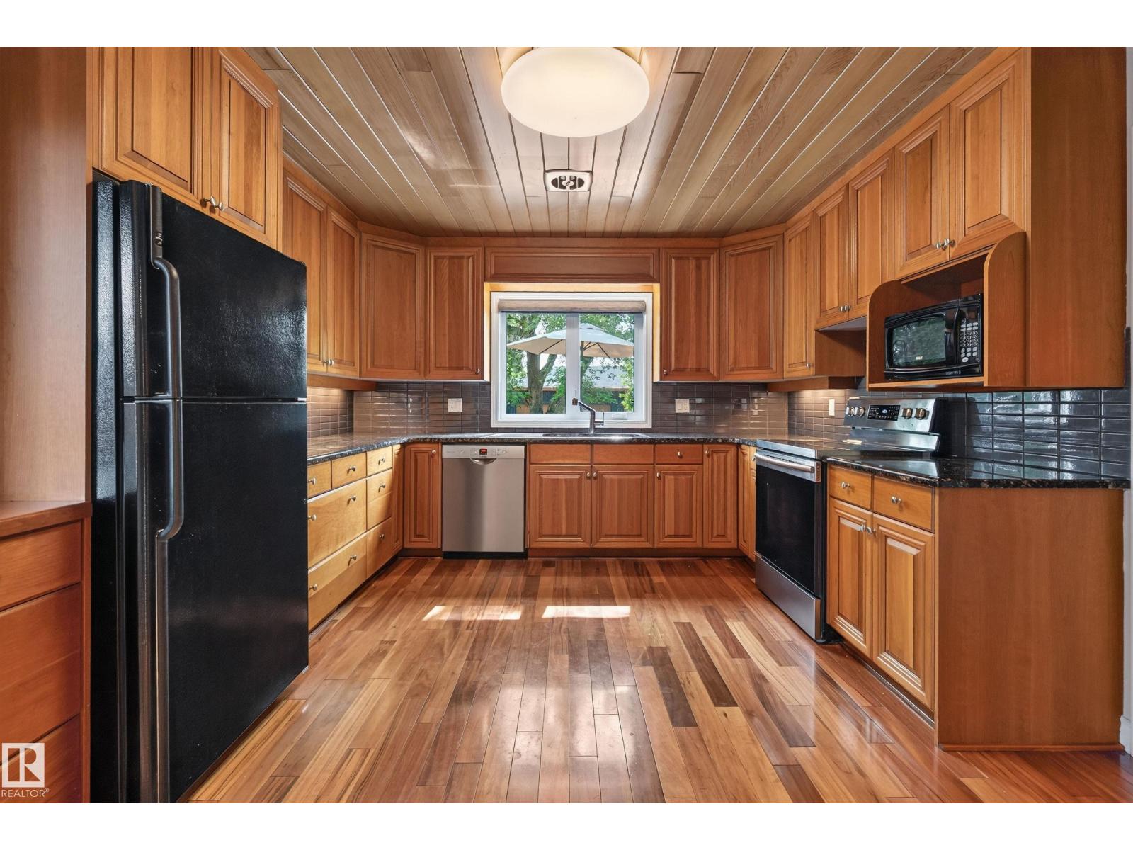 7711 139 Street NW - Photo 20