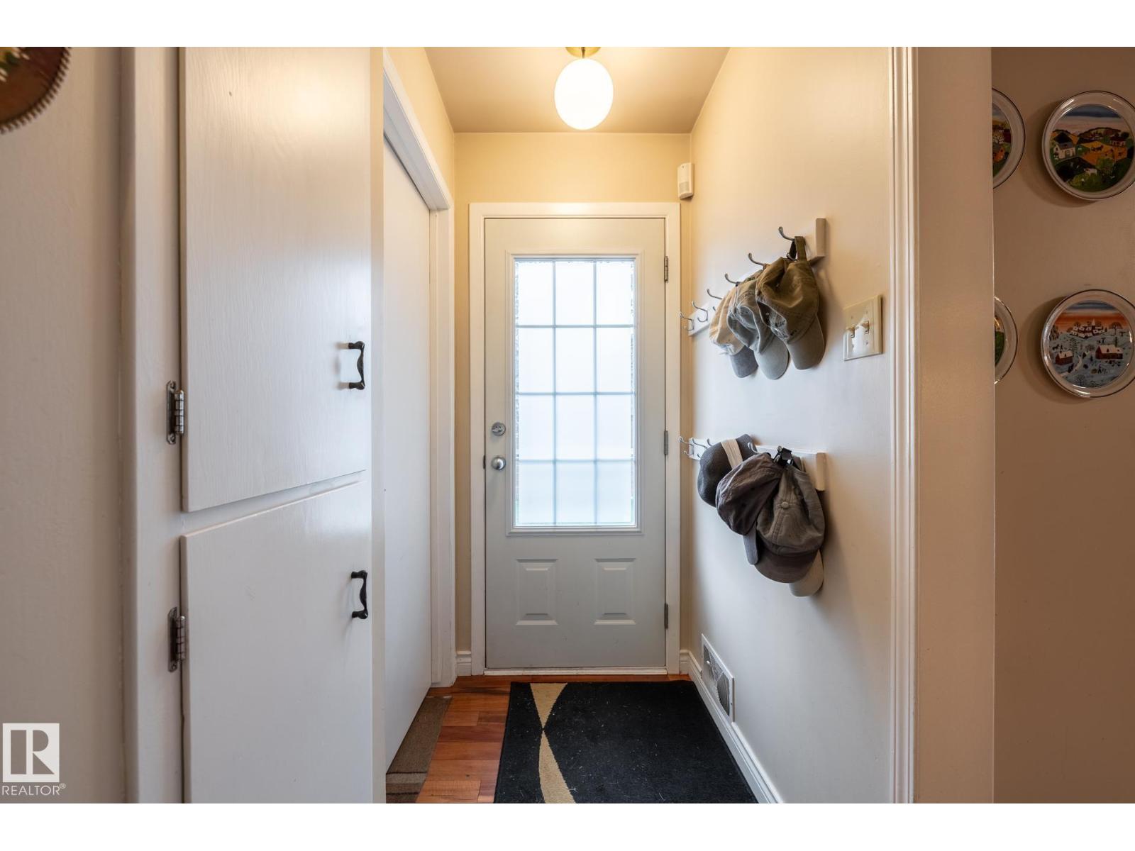 7711 139 Street NW - Photo 23