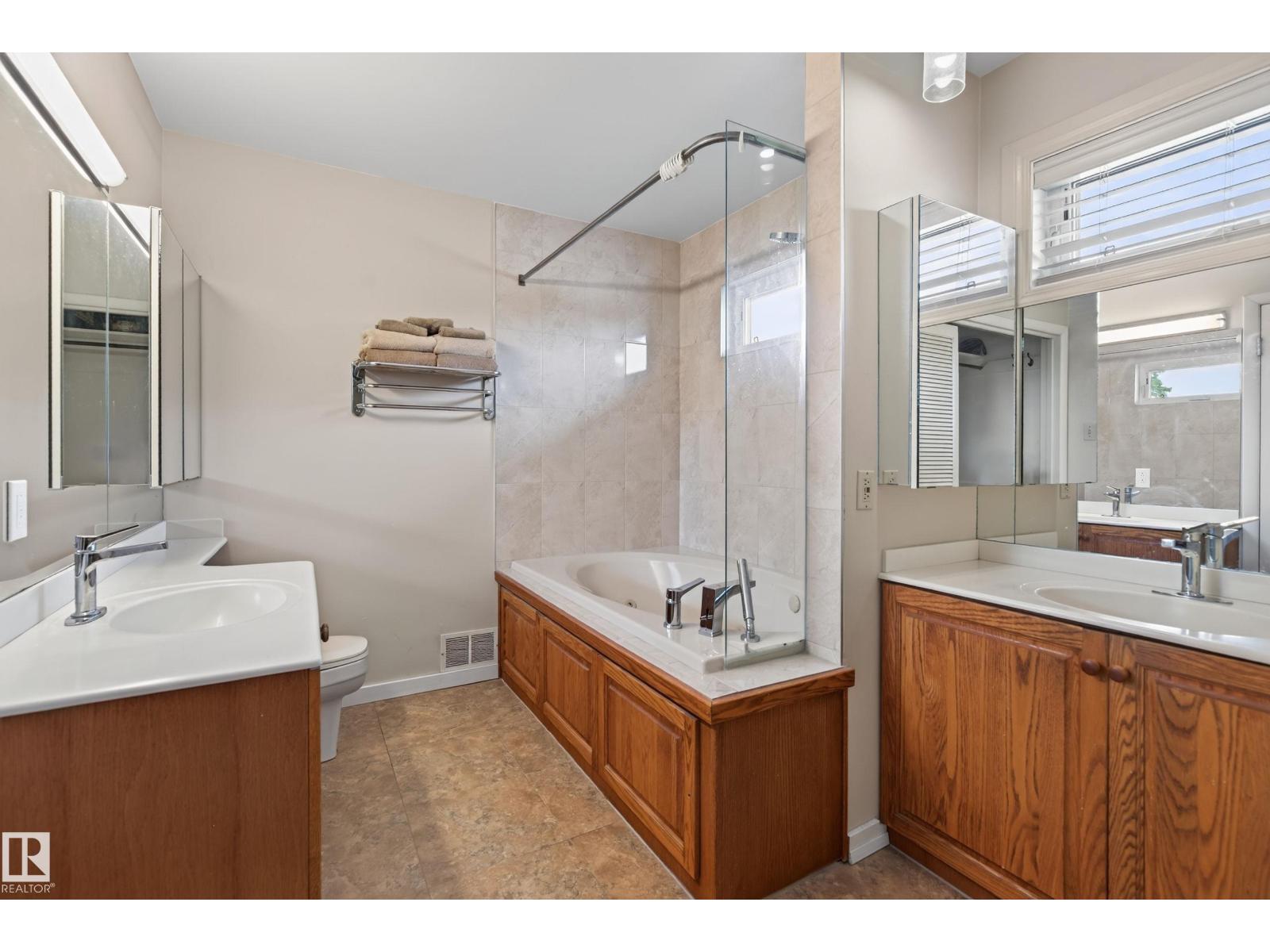 7711 139 Street NW - Photo 42