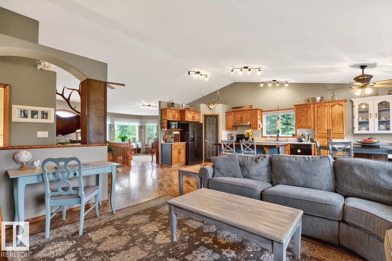 #110 52349 RGE ROAD 222 - 15