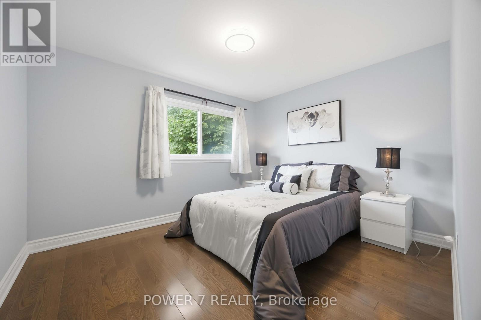139 CAROLBREEN SQUARE - 36