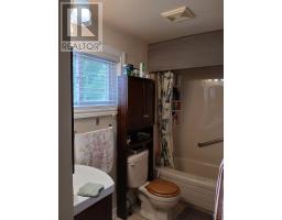 45 Poplar Rd, Elliot Lake, ON P5A2J4 Photo 17