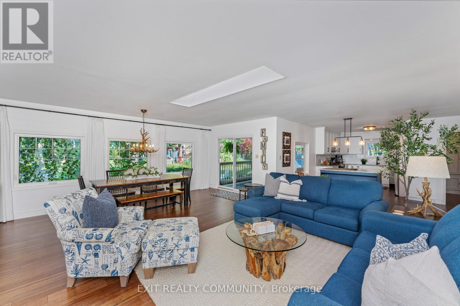 9871 PHOEBE LANE N - Image 12