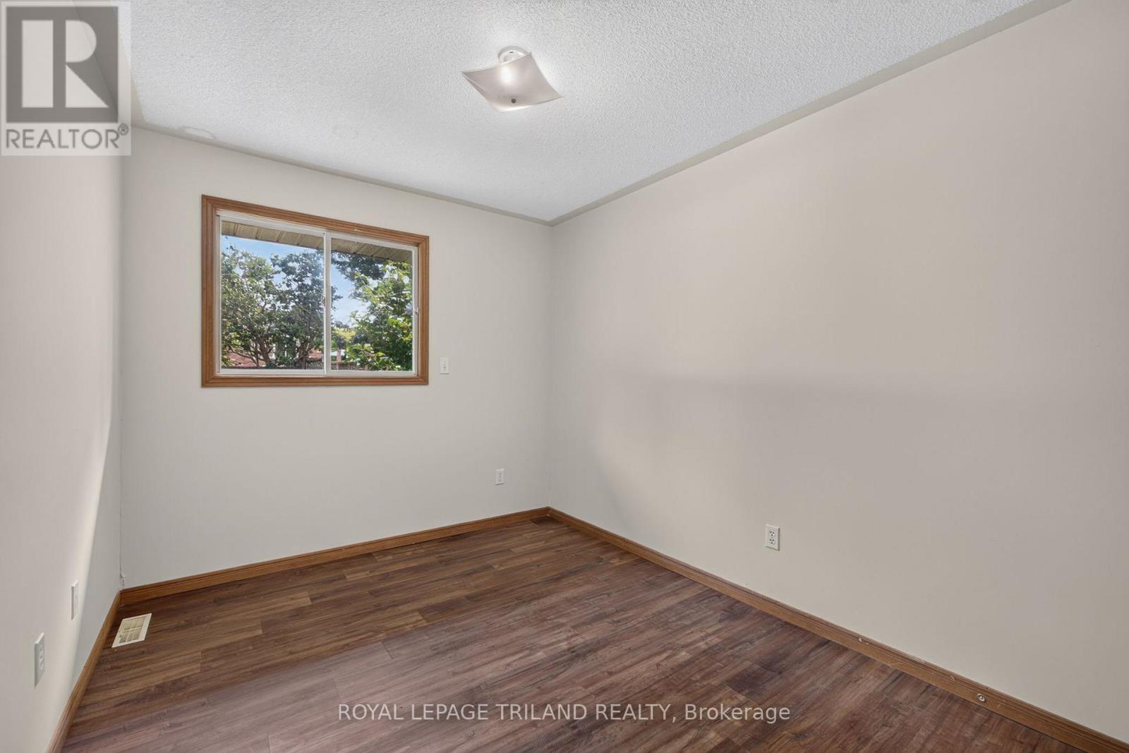 7 FANJOY DRIVE - 22