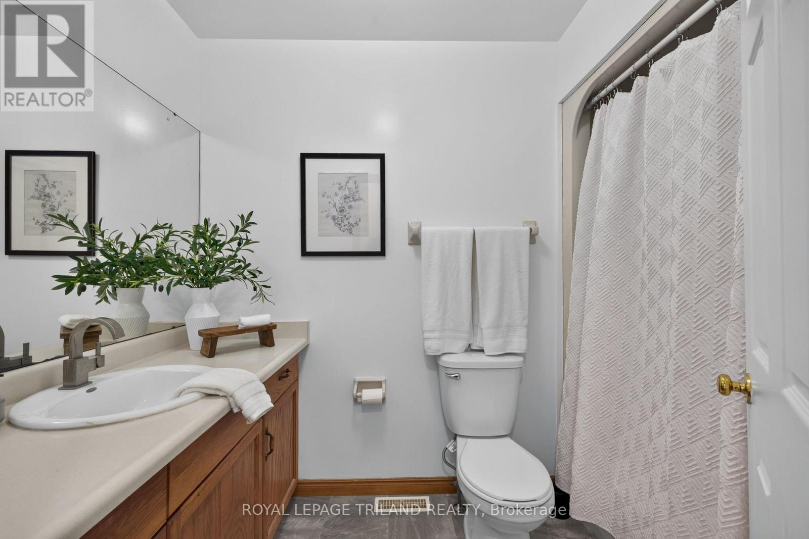 7 FANJOY DRIVE - 24