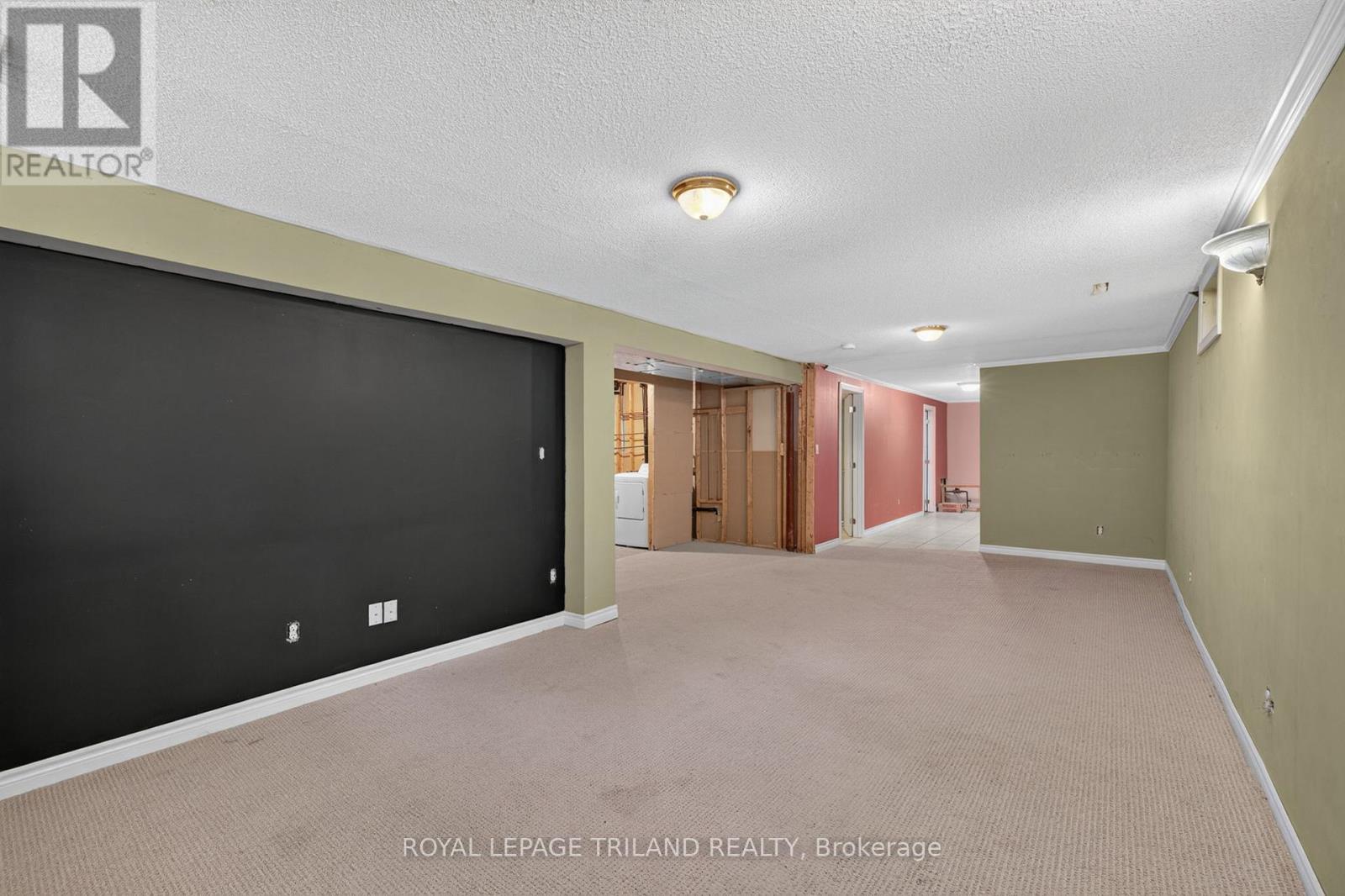 7 FANJOY DRIVE - Image 32