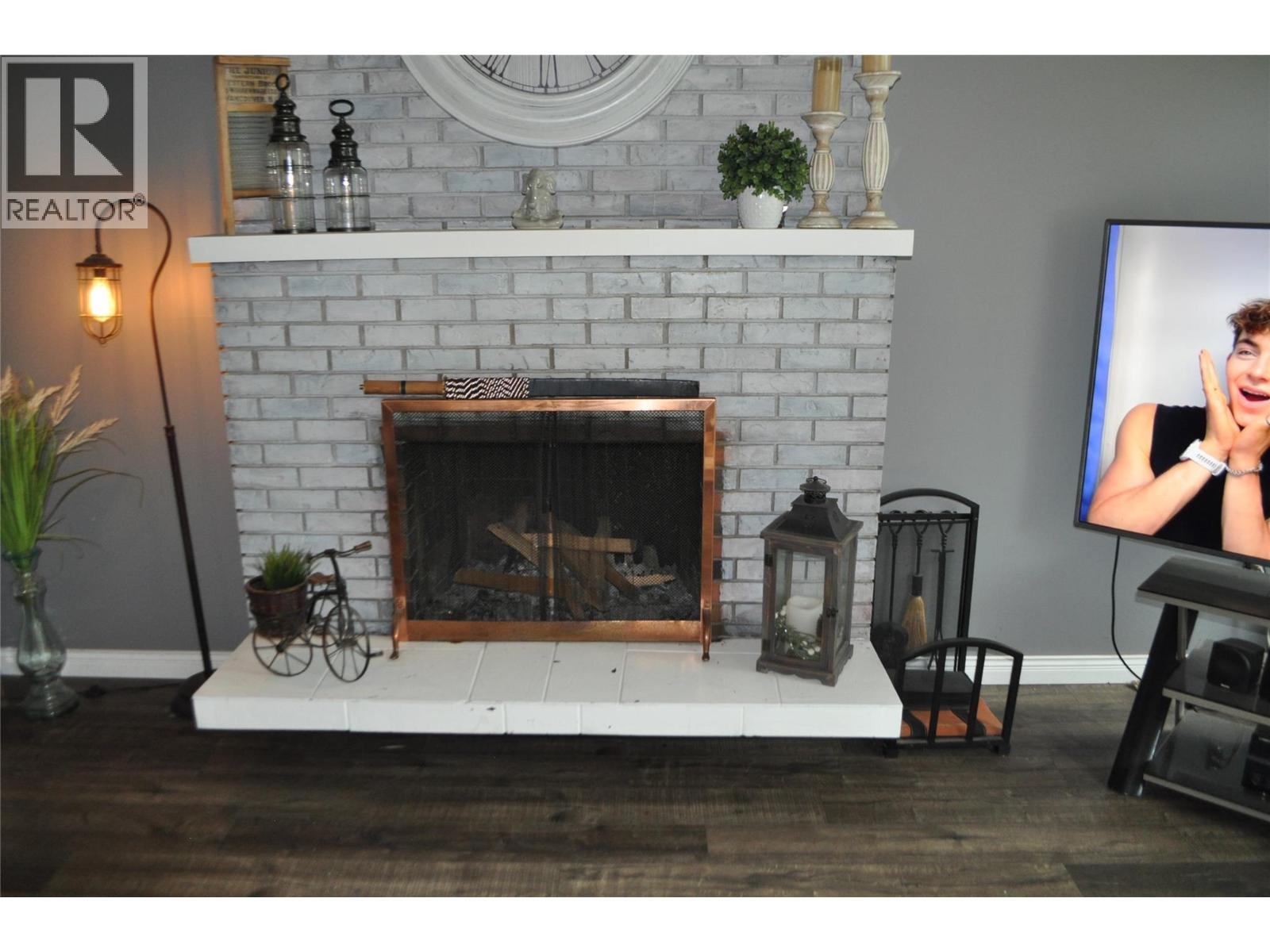 663 Clifton Avenue - Image 15