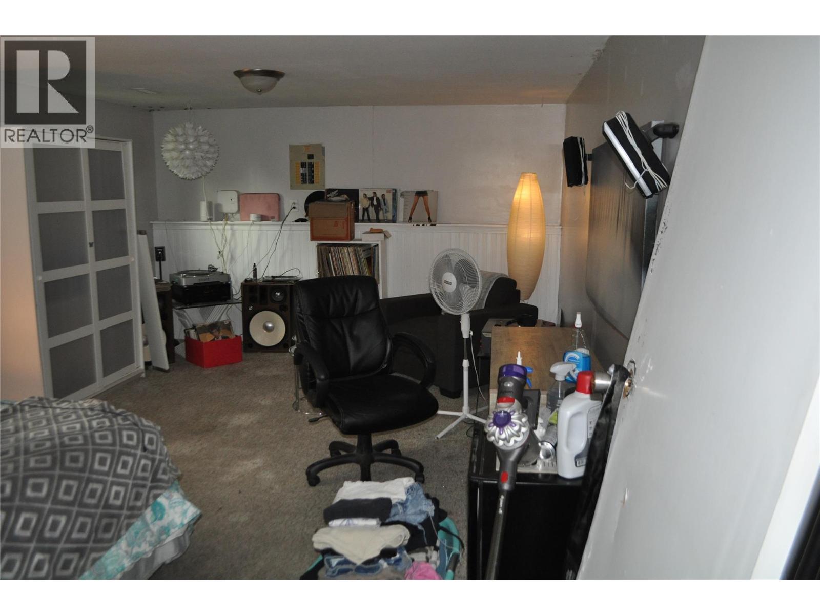 663 Clifton Avenue - Image 8