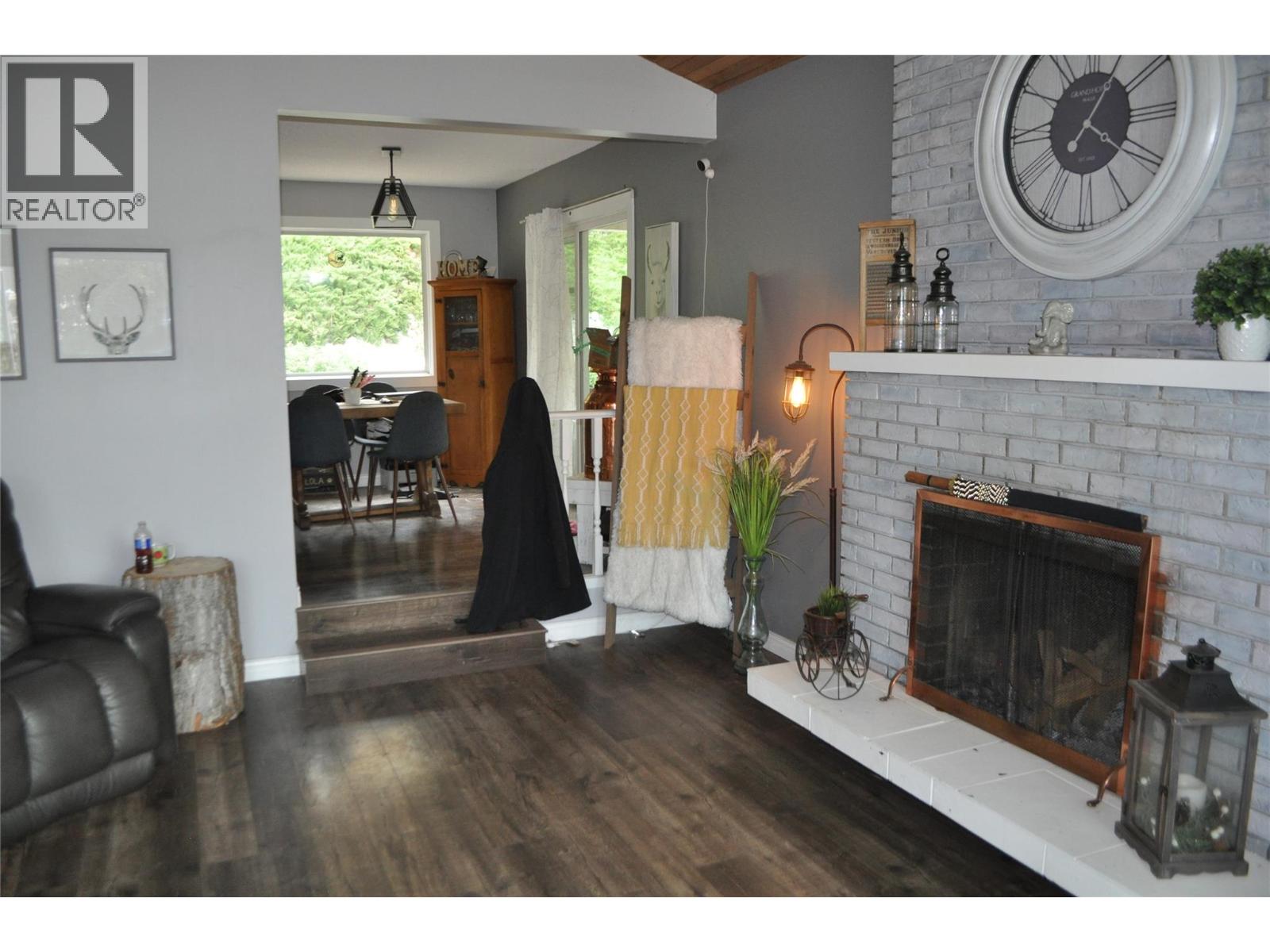 663 Clifton Avenue - 14