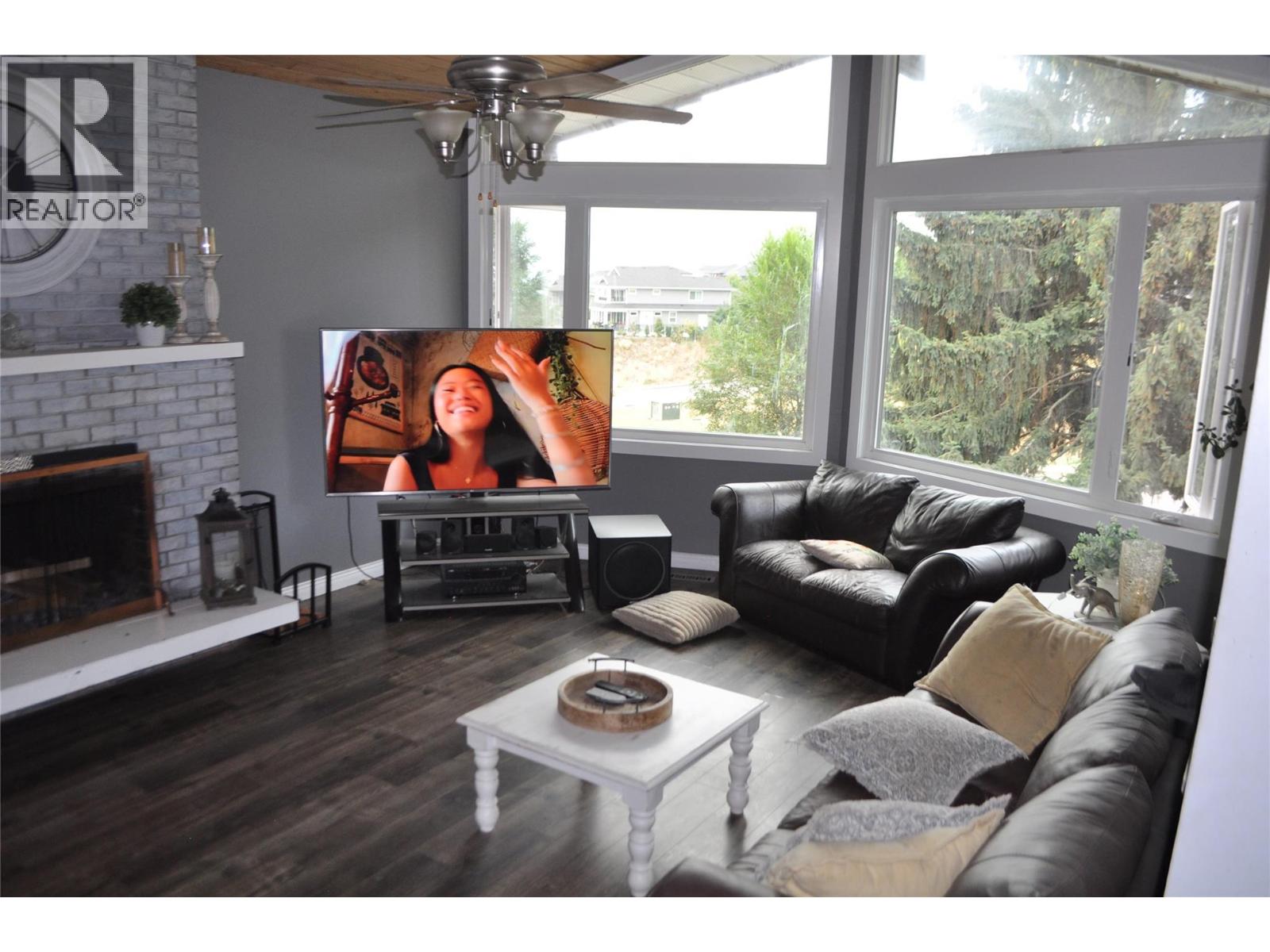 663 Clifton Avenue - Image 13