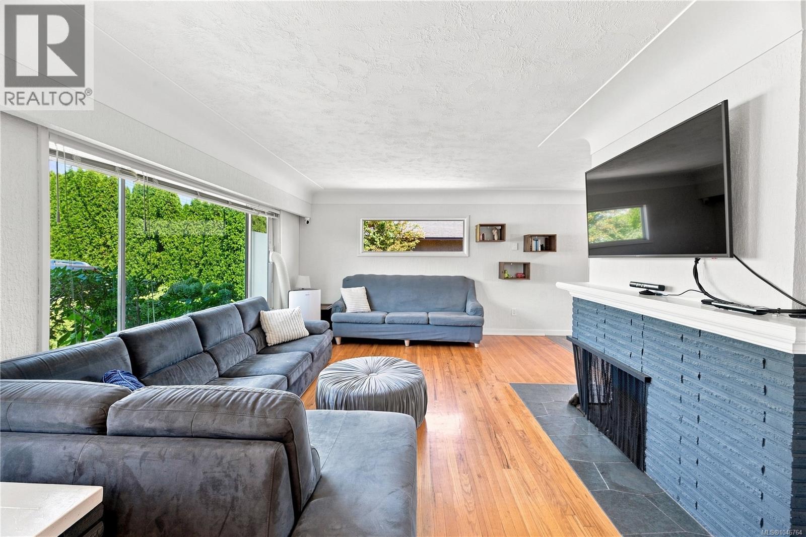 503 Whiteside St - Image 3