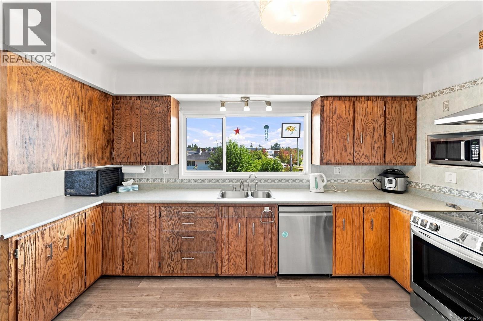 503 Whiteside St - Image 5
