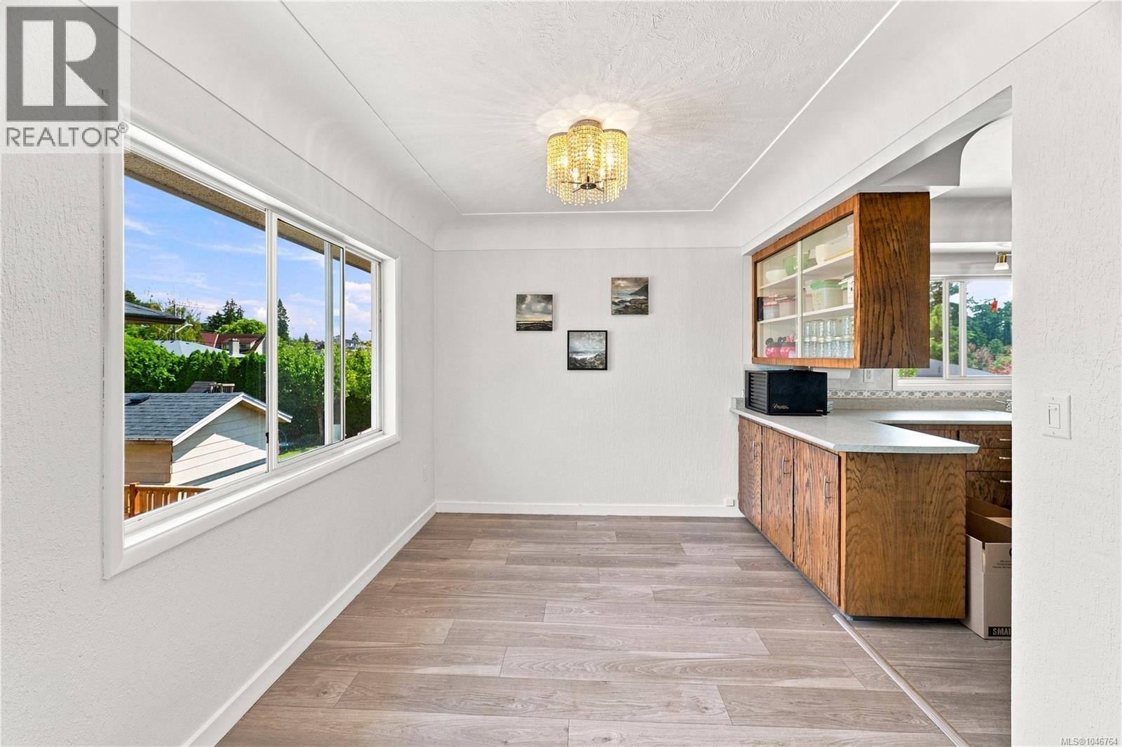 503 Whiteside St - Image 9