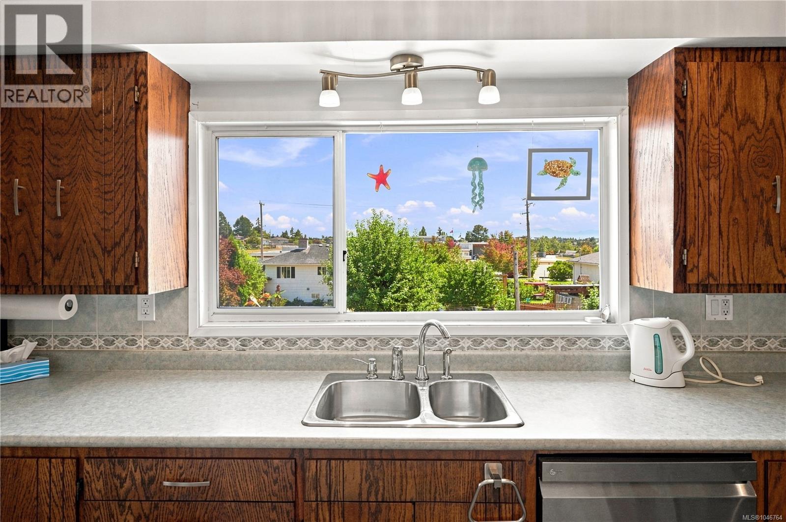503 Whiteside St - 8