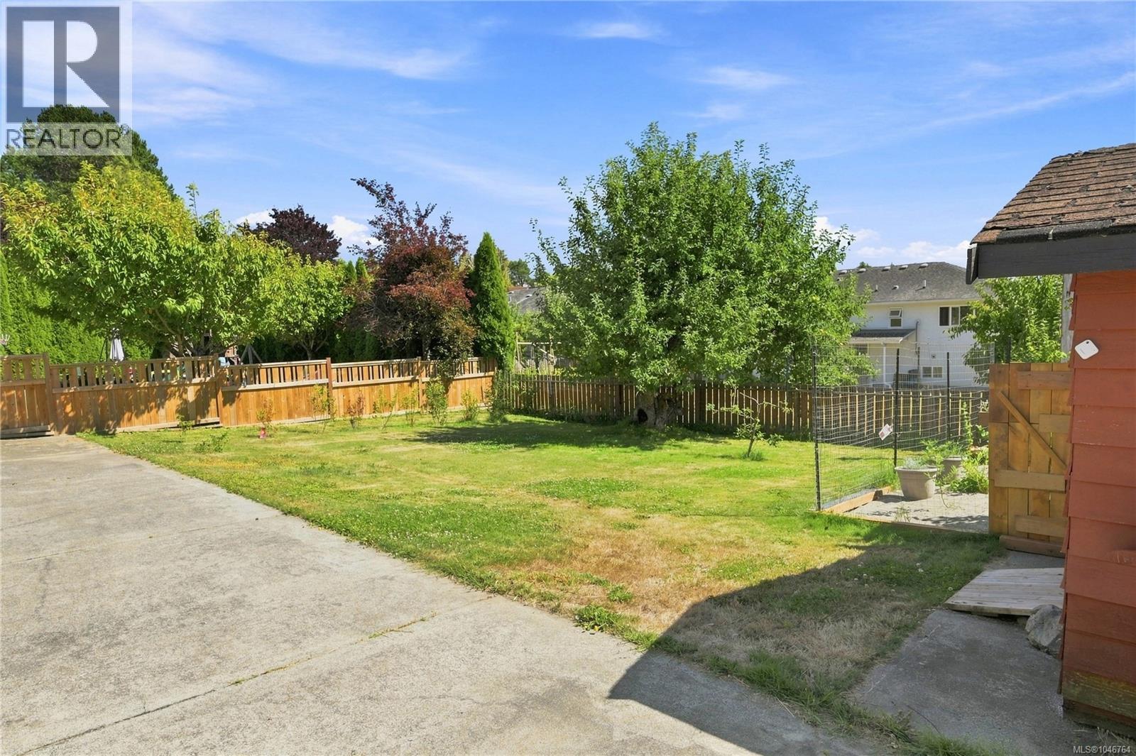 503 Whiteside St - Image 26