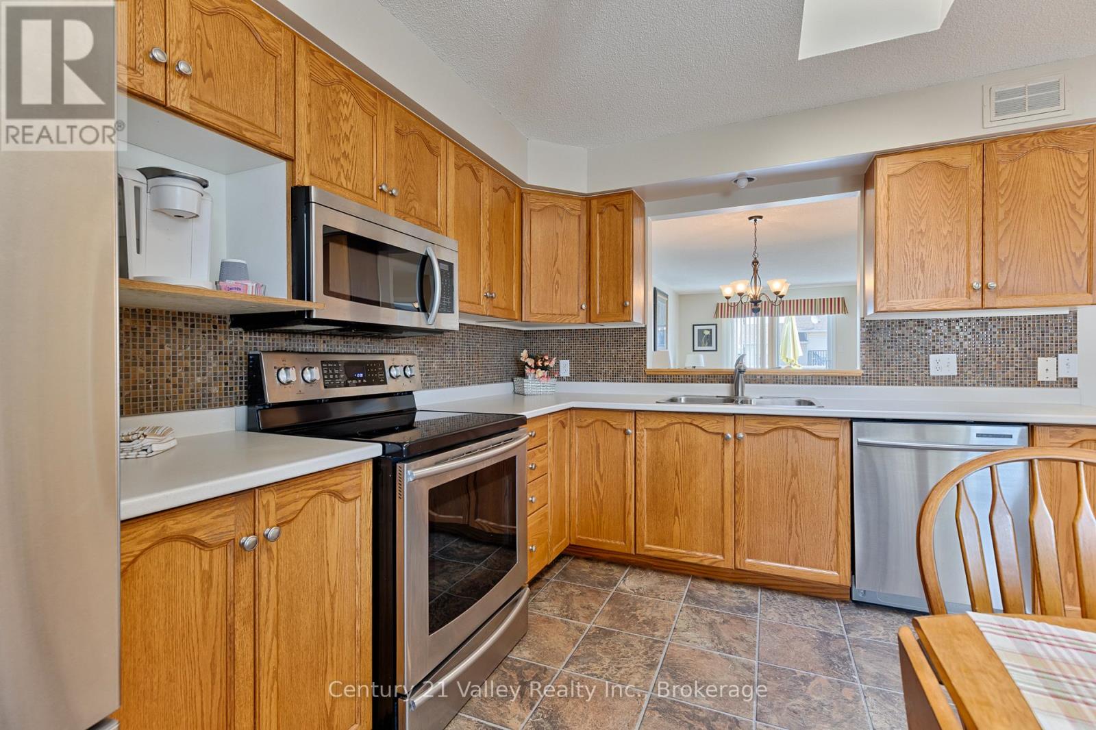 3 Bed, 3 Bath House for Sale in Renfrew – 439 MAYHEW STREET, Renfrew – MLS# X13676406 - Image 24