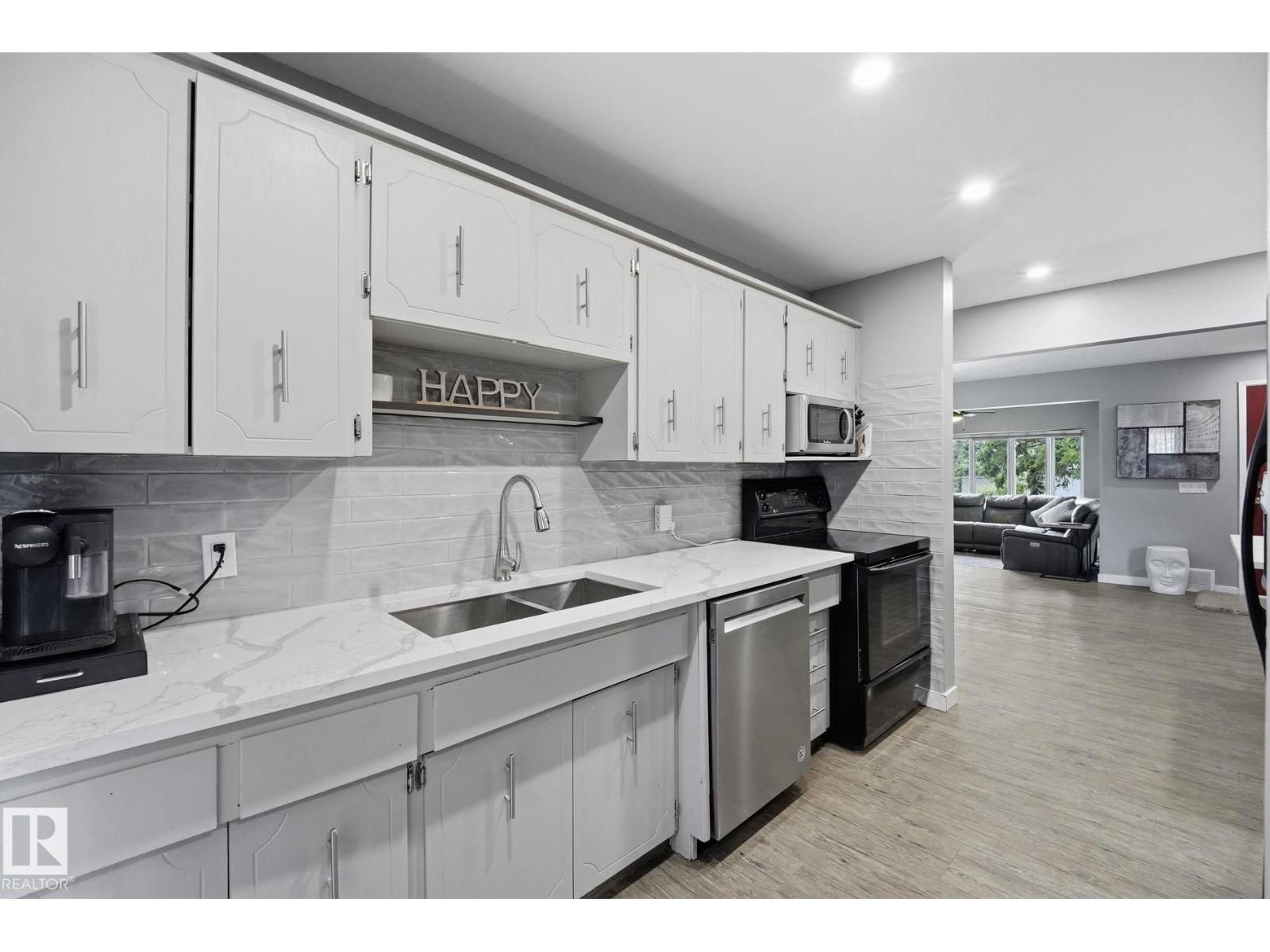 10528 45 ST NW NW - Photo 15
