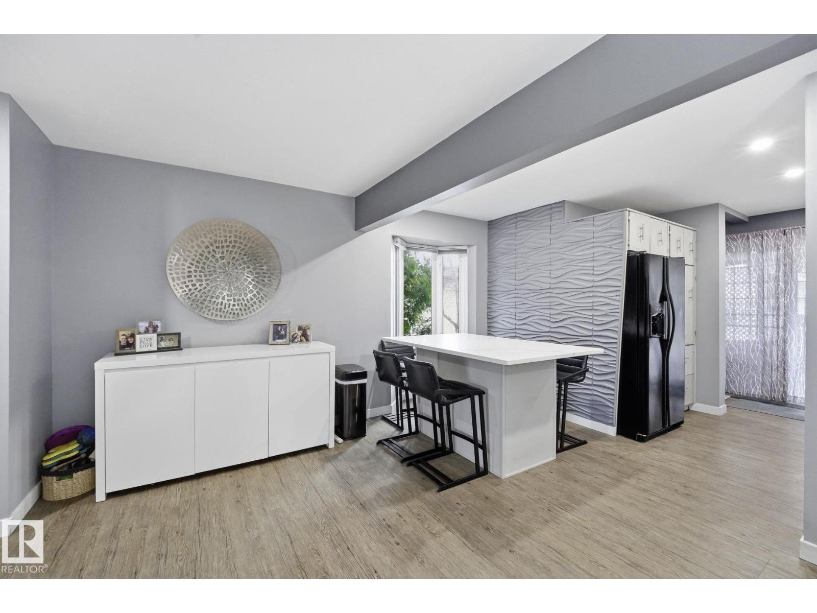 10528 45 ST NW NW - Photo 11