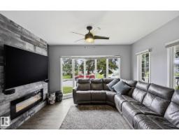 Primary Bedroom - 10528 45 St Nw Nw, Edmonton, AB T6A1X5 Photo 6