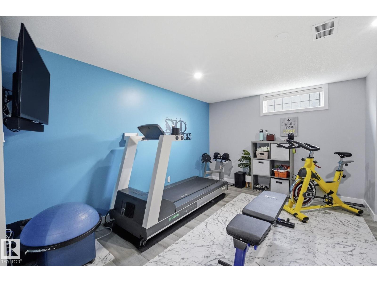 10528 45 ST NW - 29