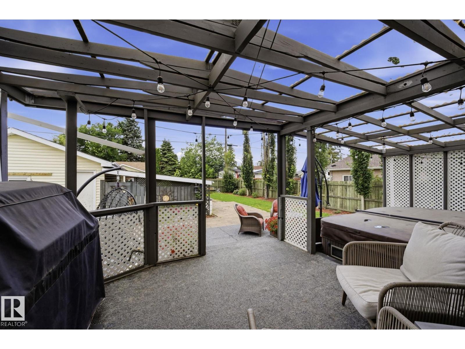 10528 45 ST NW NW - Photo 33