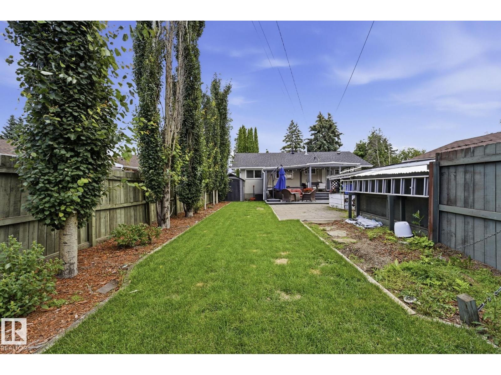 10528 45 ST NW - 40