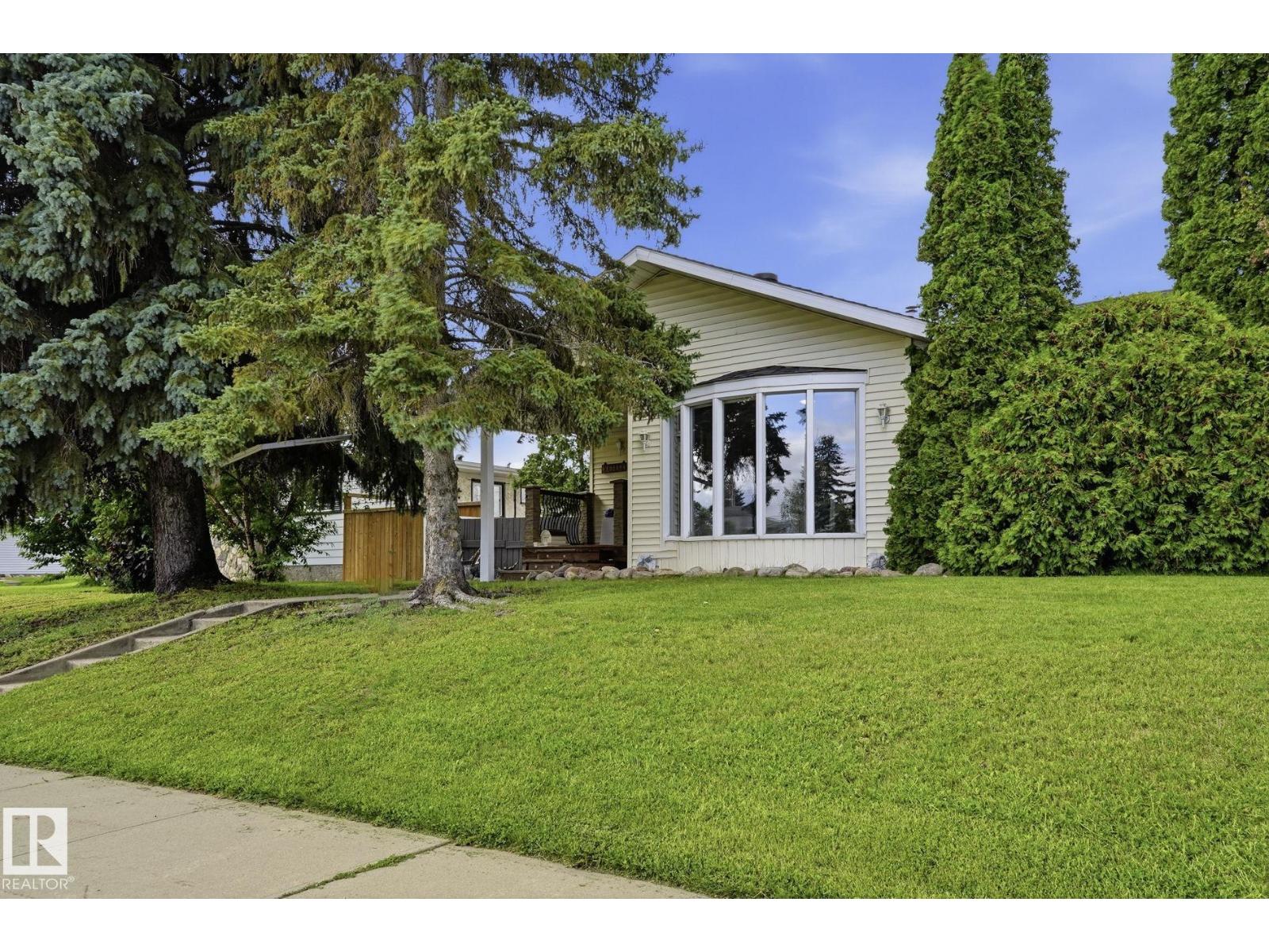 10528 45 ST NW NW - Photo 47