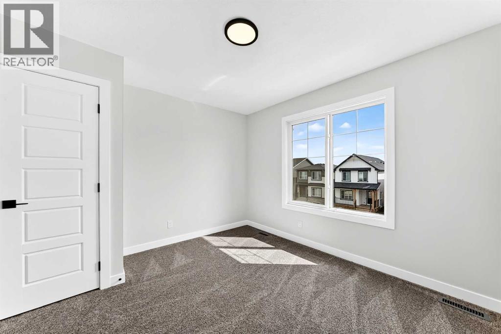 583 Buffaloberry Manor Southeast - Photo 15