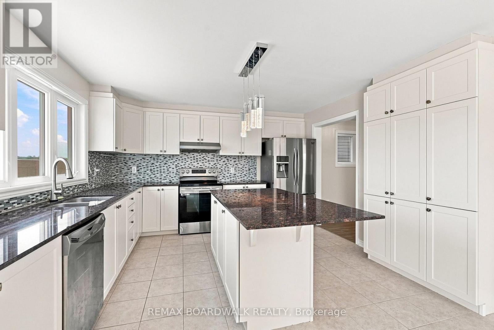 4 Bed, 3 Bath House for Sale in Ottawa – 355 SWEETCLOVER WAY, Ottawa – MLS# X13676316 - Image 15