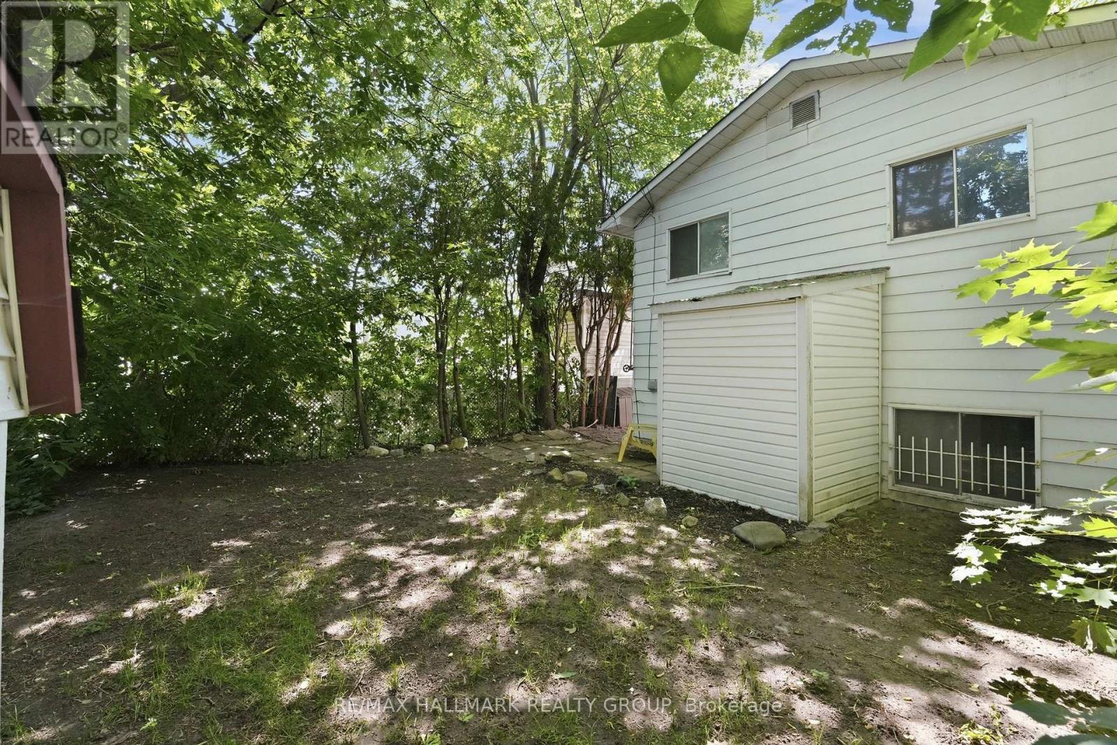 3 Bed, 2 Bath Multi-Family for Sale in Ottawa – 195 DESCHAMPS AVENUE, Ottawa – MLS# X13676322 - Image 41