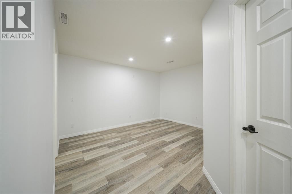 111 Polar Bay - Photo 27