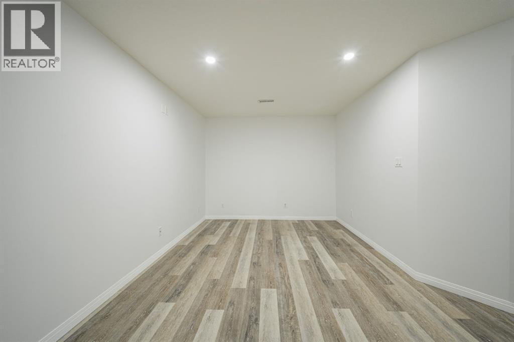 111 Polar Bay - Photo 28