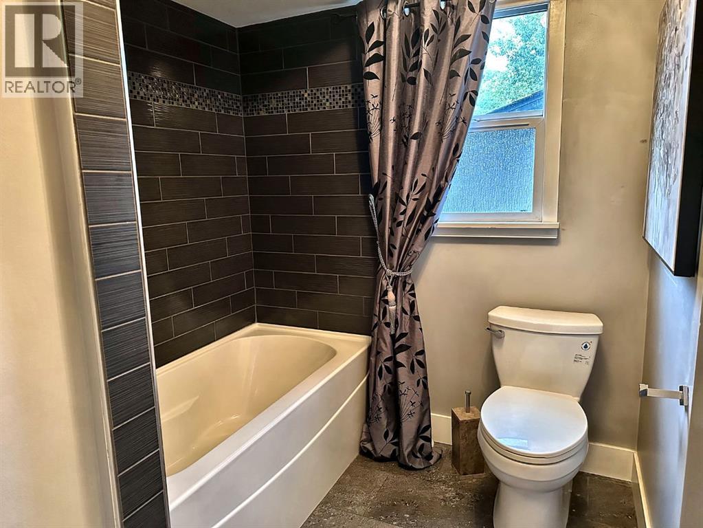 5708 45 Avenue - Photo 16