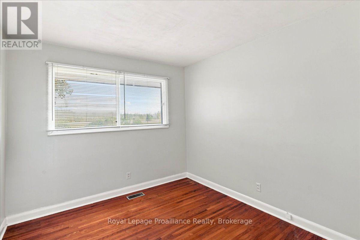 120 SIDNEY CRESCENT - 15