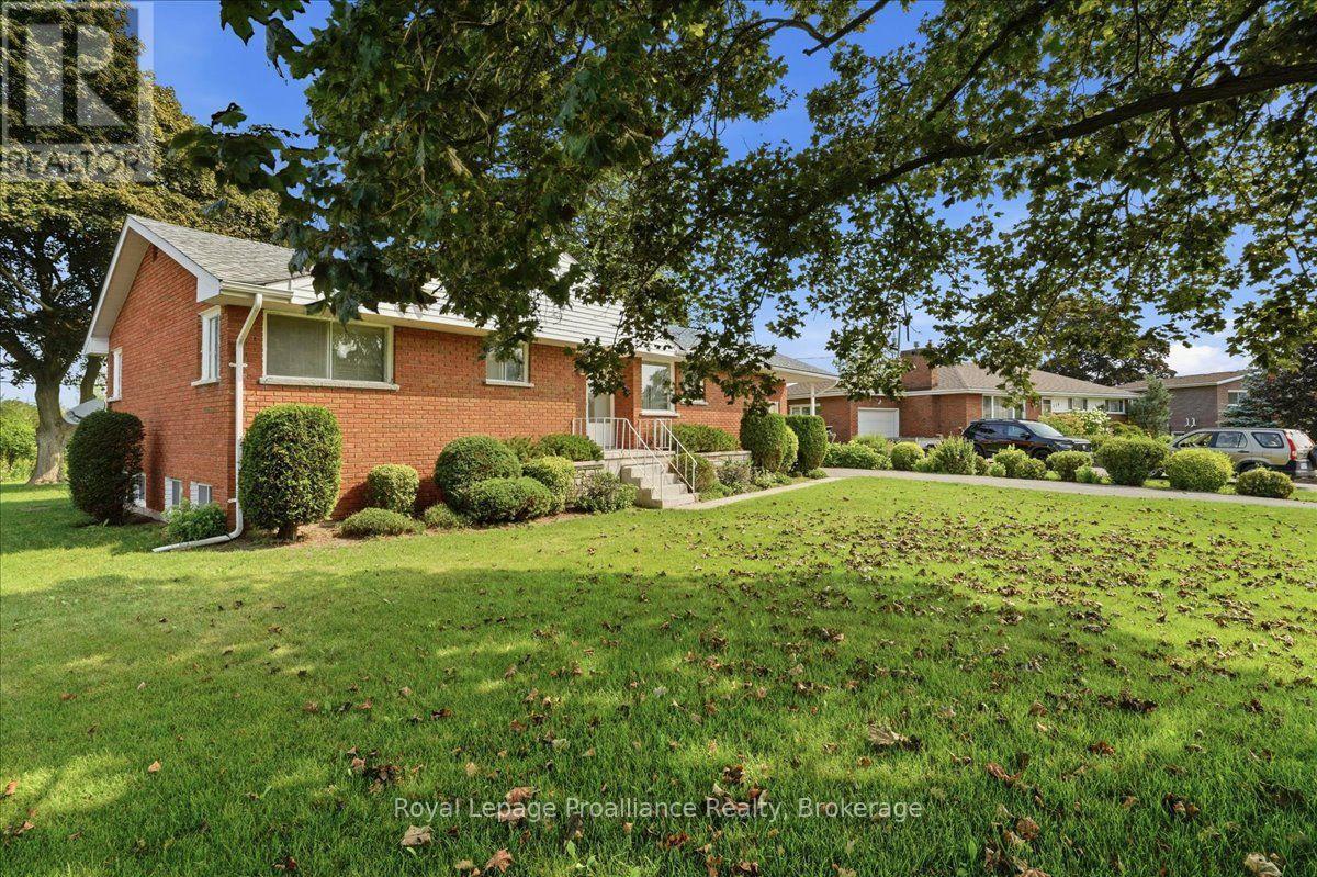 120 SIDNEY CRESCENT - 36