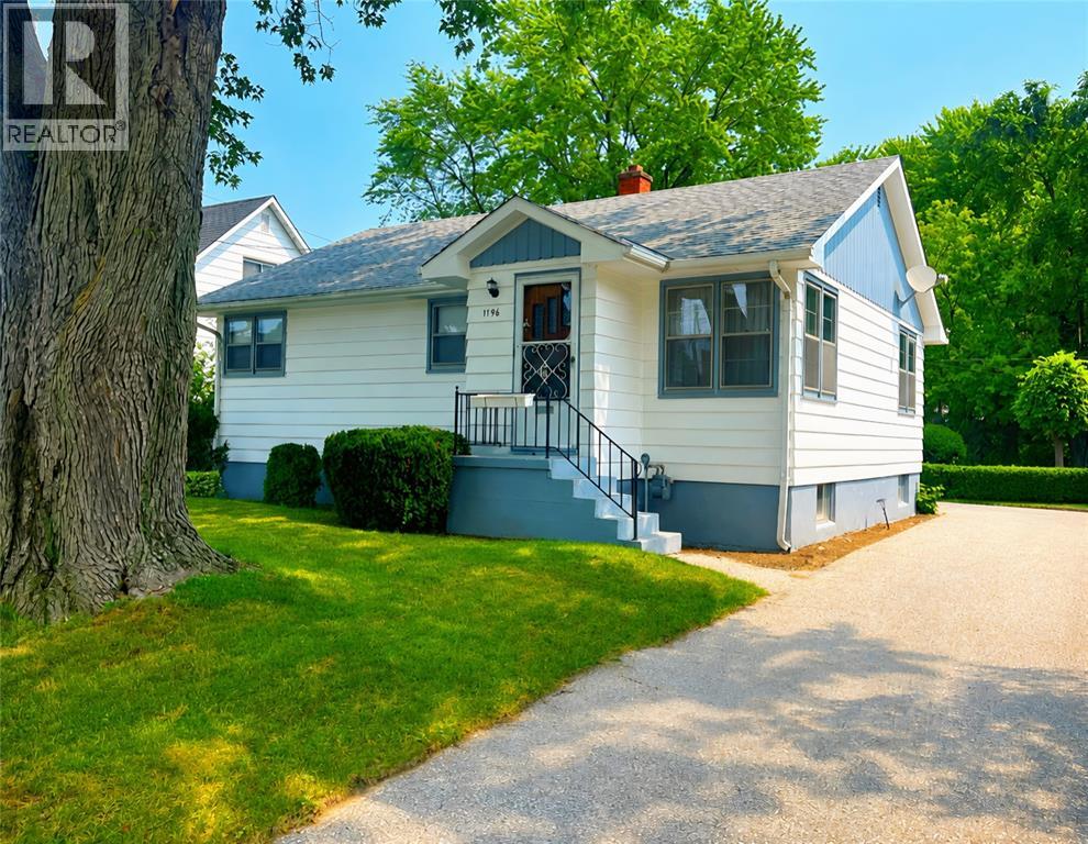 1196 Carr STREET - 1