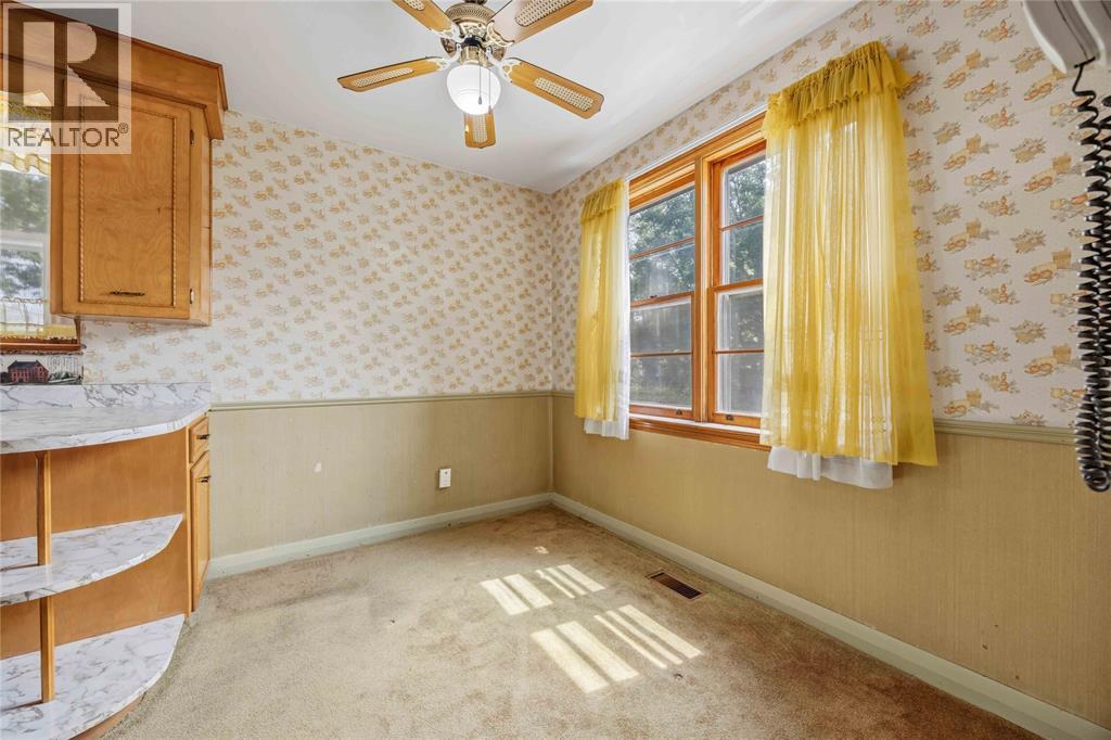 1196 Carr STREET - Image 12