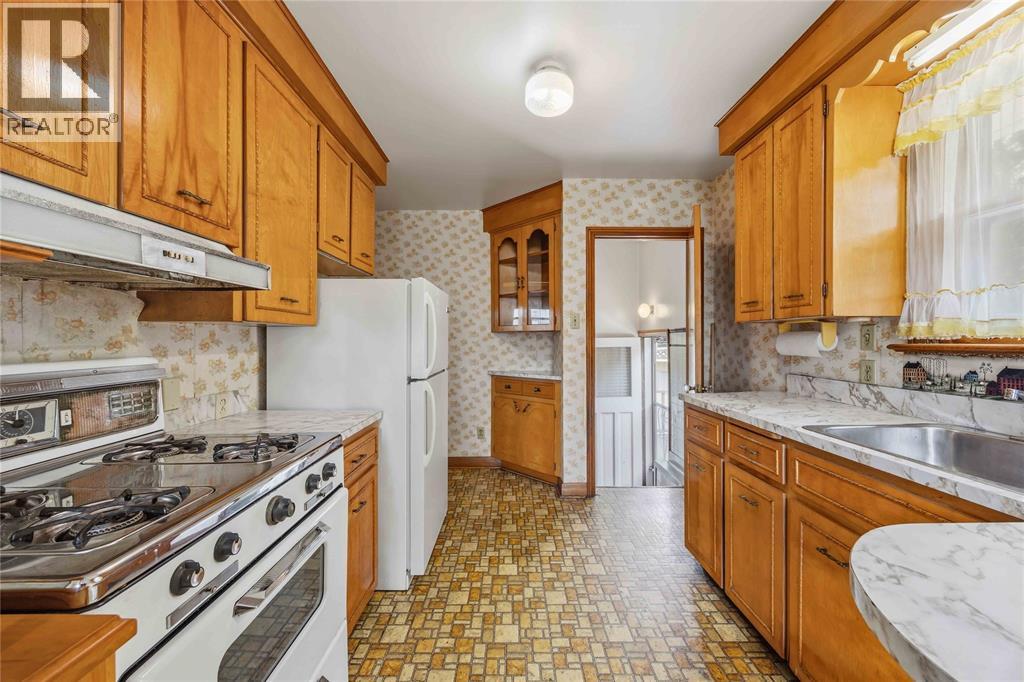 1196 Carr STREET - Image 14