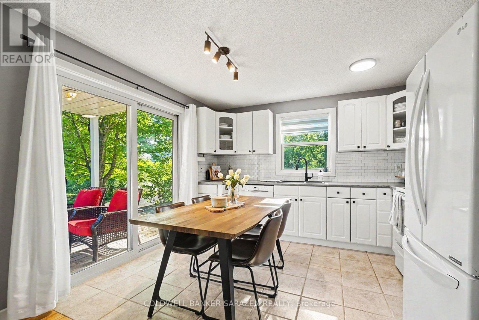 86 TOWEY LANE - 15