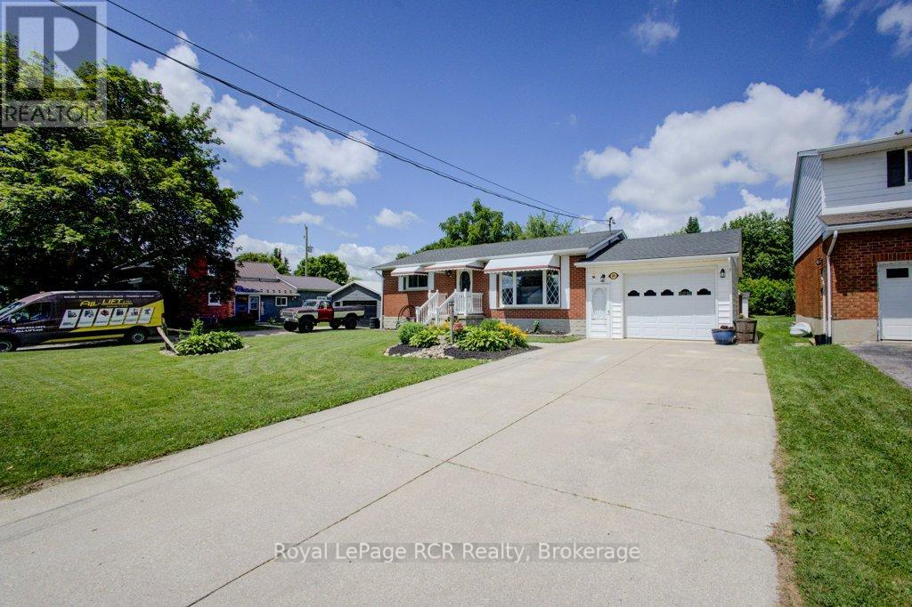 280 DOMVILLE STREET - 3