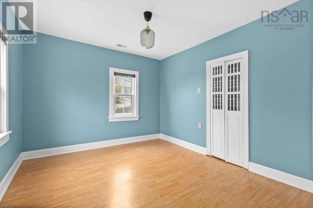 Property 39 of 52 of 8 Emmerson Street