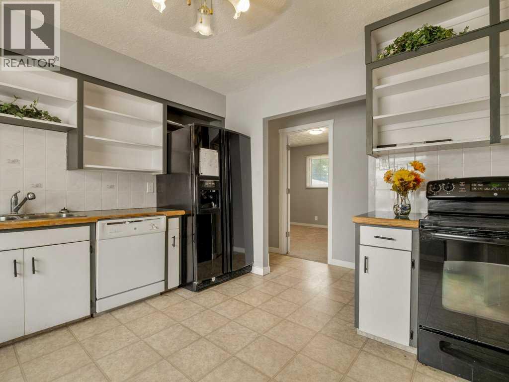 1131 29 Street South - Photo 11