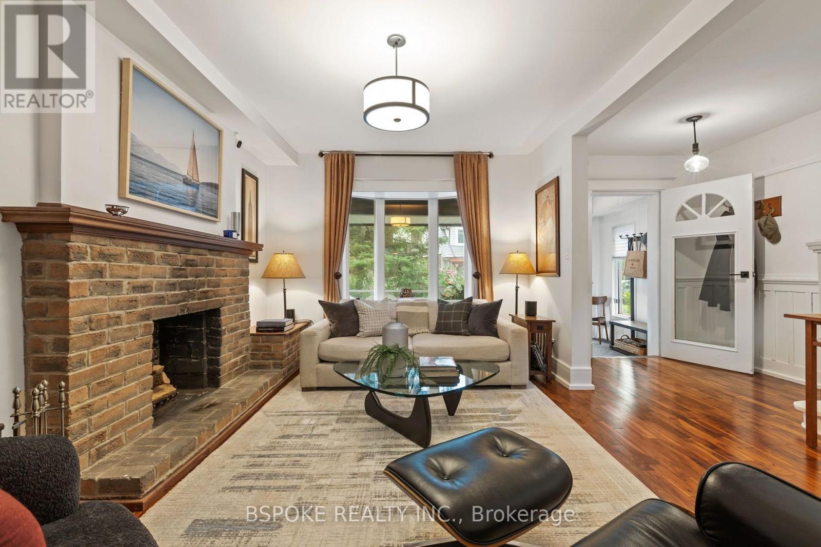 Photo of 126 Oakcrest Avenue