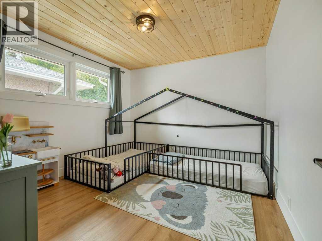 690 Florence Street - Image 25