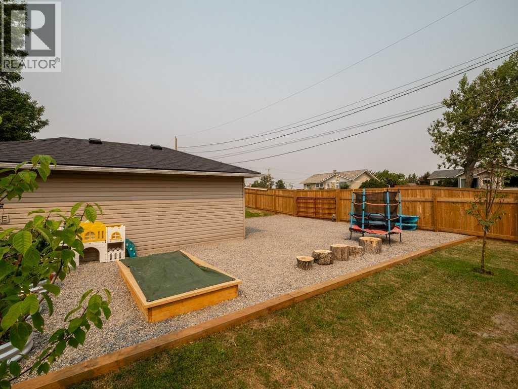 690 Florence Street - Image 44