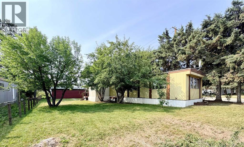 5039 51 Avenue - 1