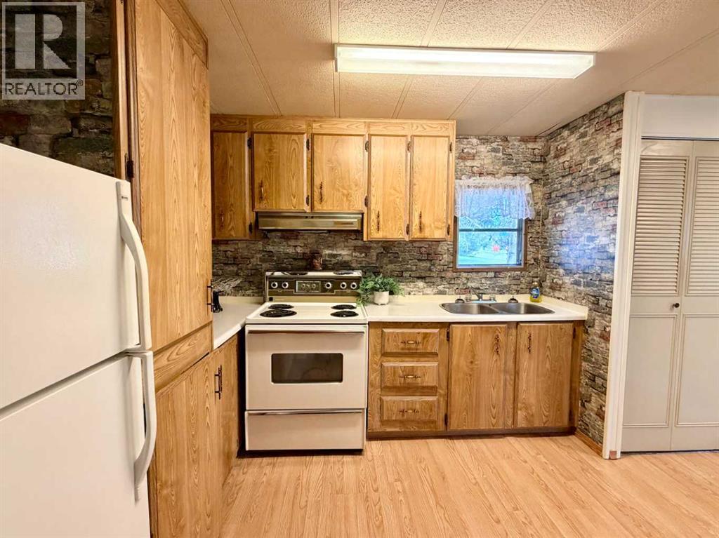 5039 51 Avenue - Image 15